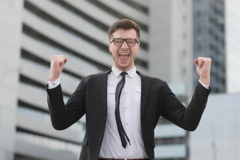 دور التسويق في نجاح الأعمال: بناء العلاقات وتحقيق النتائج